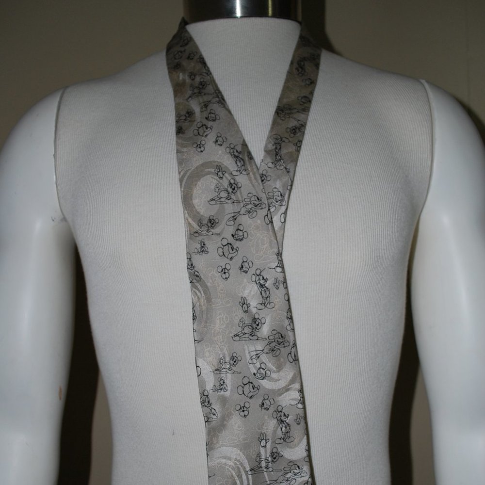 Vintage Disney Mickey Mouse Silk Tie. Excellent